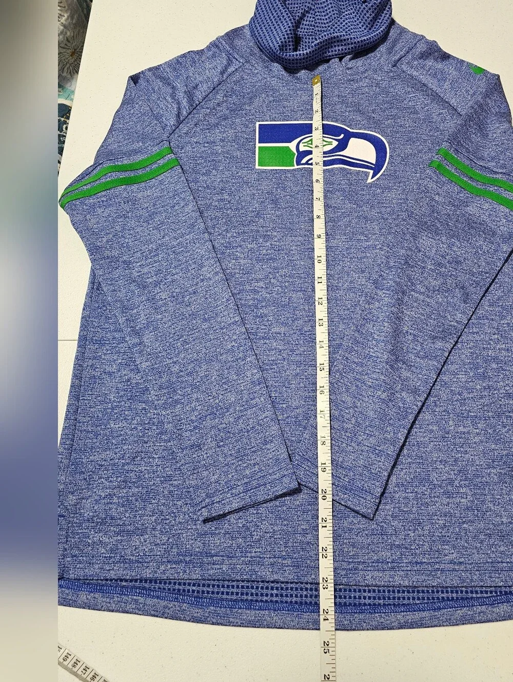 Nike NFL Team Apparel Seattle Seahawks Womens Funnel Neck Dry-Fit Size M